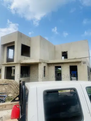 5bdrm House in Amoah, Takoradi for sale