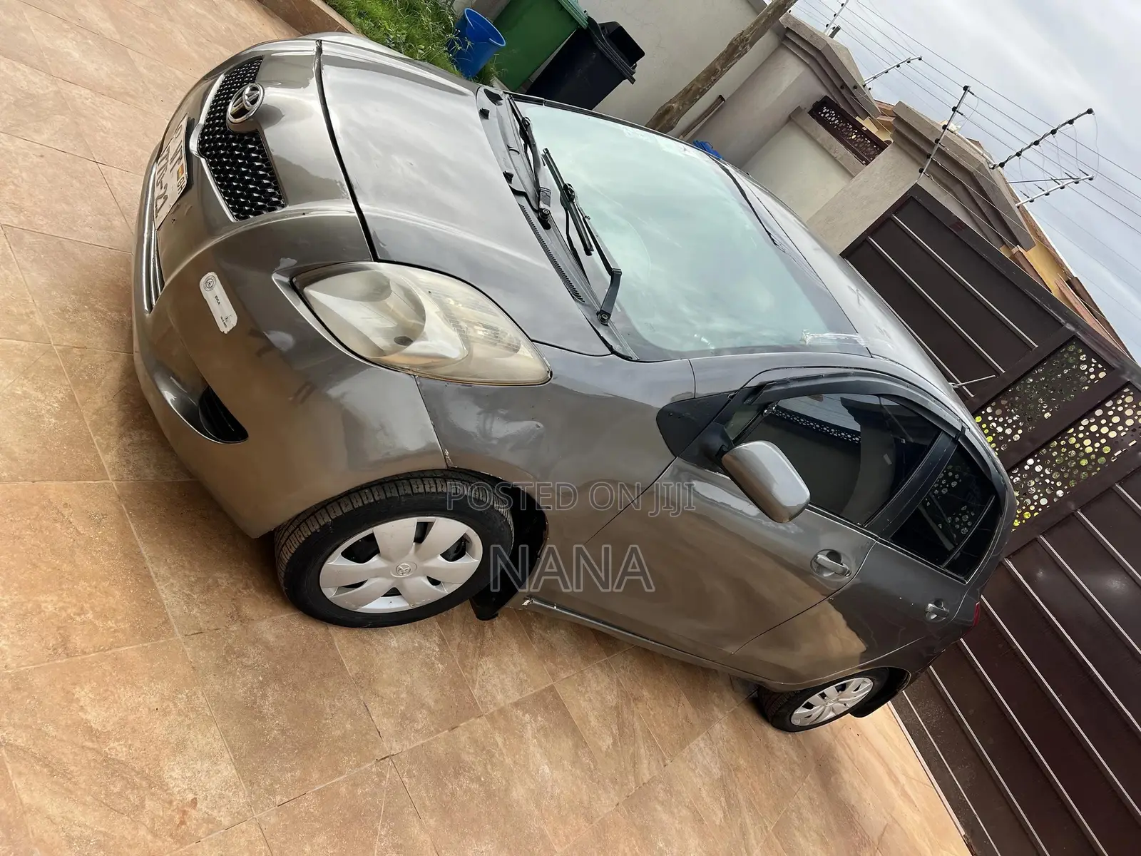 Toyota Vitz 2009 Gray