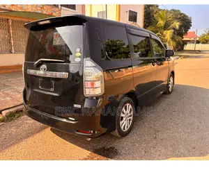 Toyota Voxy 2013 Black