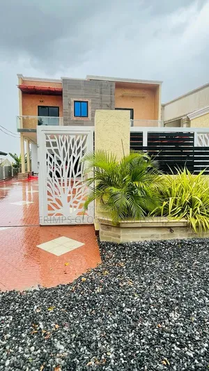 4bdrm House in Pokuase for sale