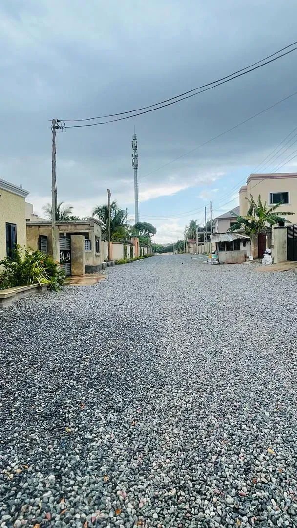 4bdrm House in Pokuase for sale