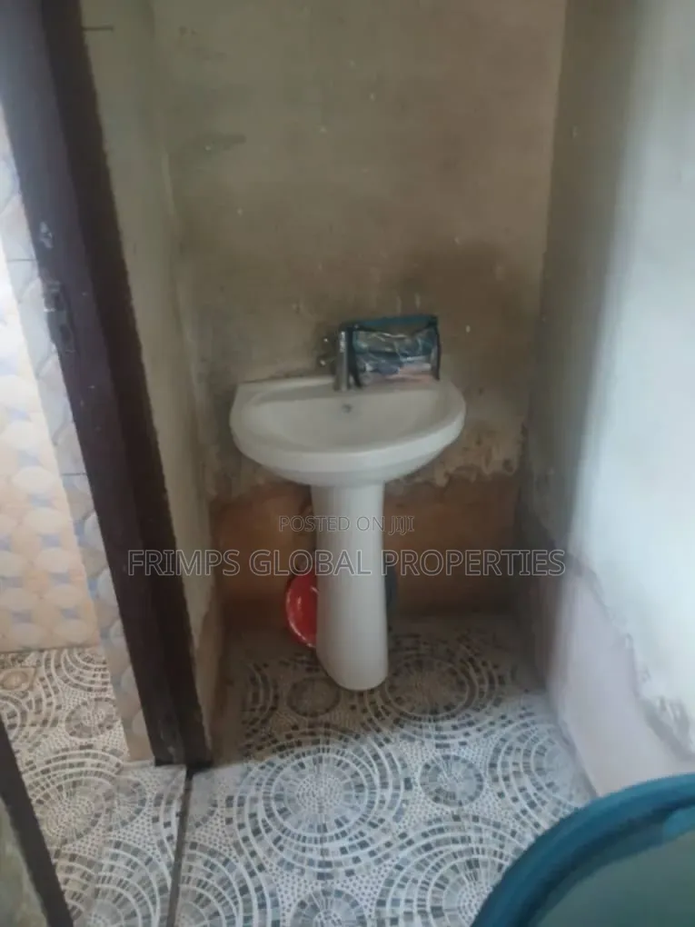 1bdrm Apartment in West Hills Mall Area for rent