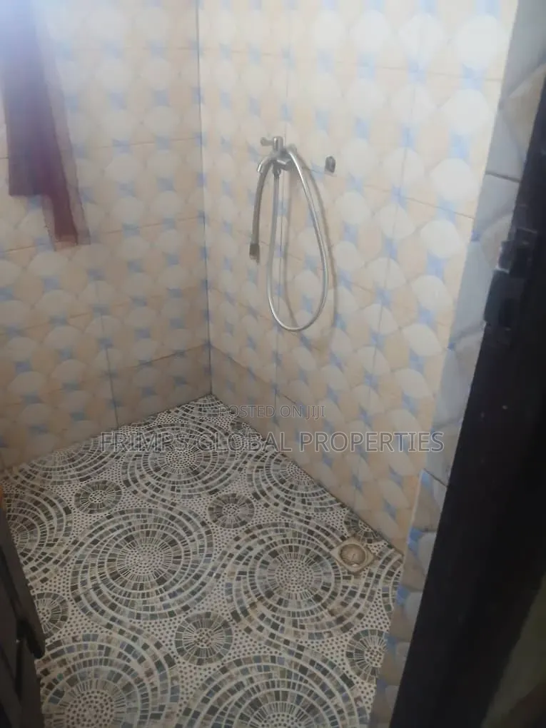 1bdrm Apartment in West Hills Mall Area for rent