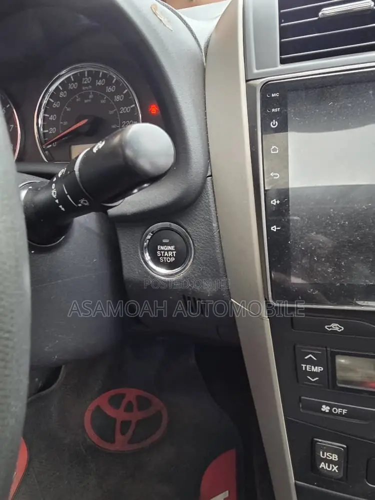 Toyota Corolla 2013 Red