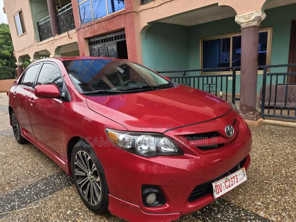Toyota Corolla 2013 Red