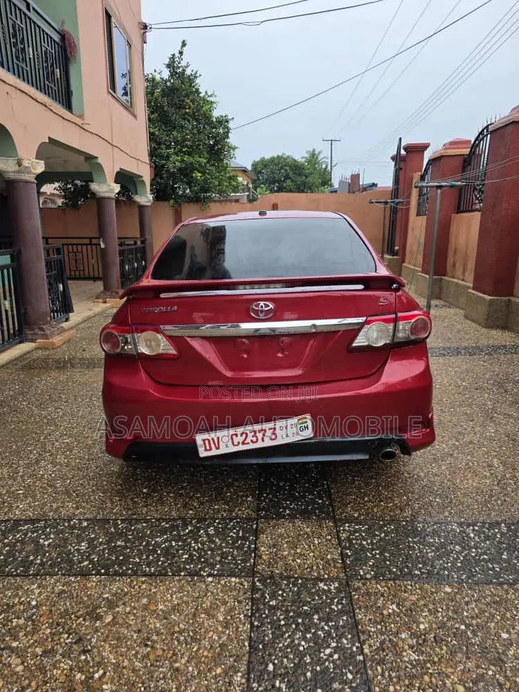 Toyota Corolla 2013 Red
