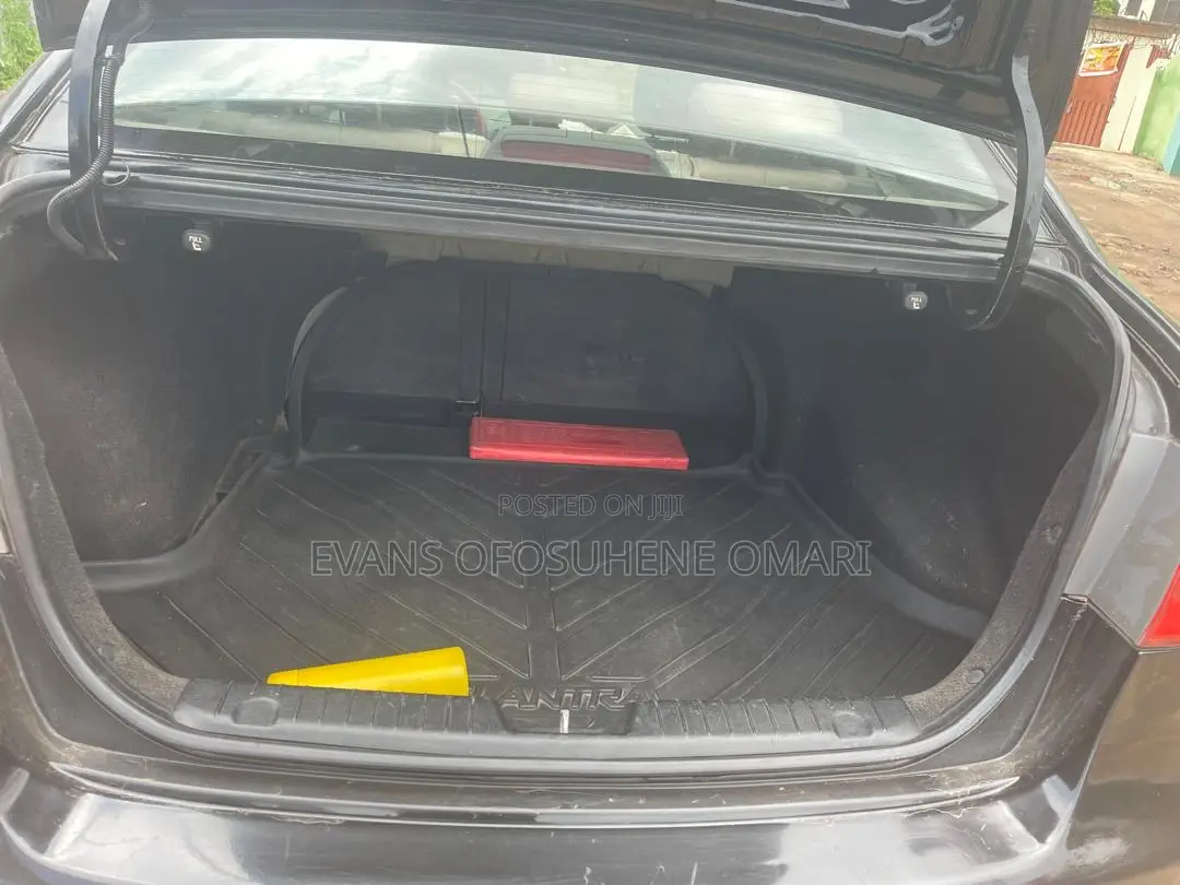 Hyundai Elantra 2009 Black