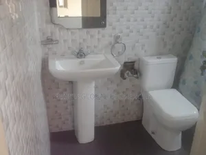 4bdrm House in West Hills Mall Area for rent