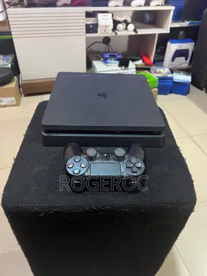Playstation 4 Slim With Games