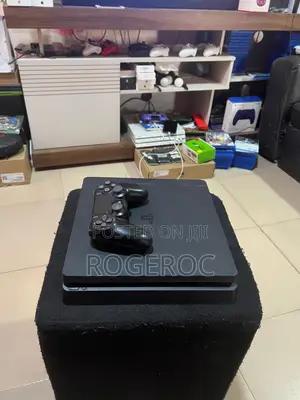 Playstation 4 Slim With Games