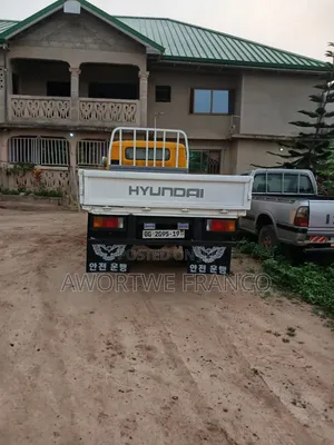 Hyundai Mighty 1