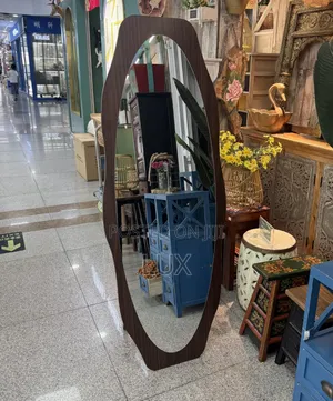 Full-Length Dressing Mirror – Elegant, Clear Stylish