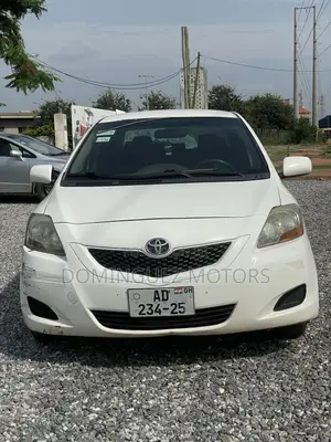 Toyota Yaris 2012 White
