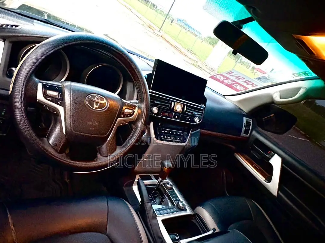 Toyota Land Cruiser 2013 Black