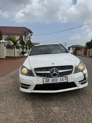 Mercedes-Benz C300 Luxury 4Matic Sedan AWD (3.5L 6cyl 7A) 2014 White