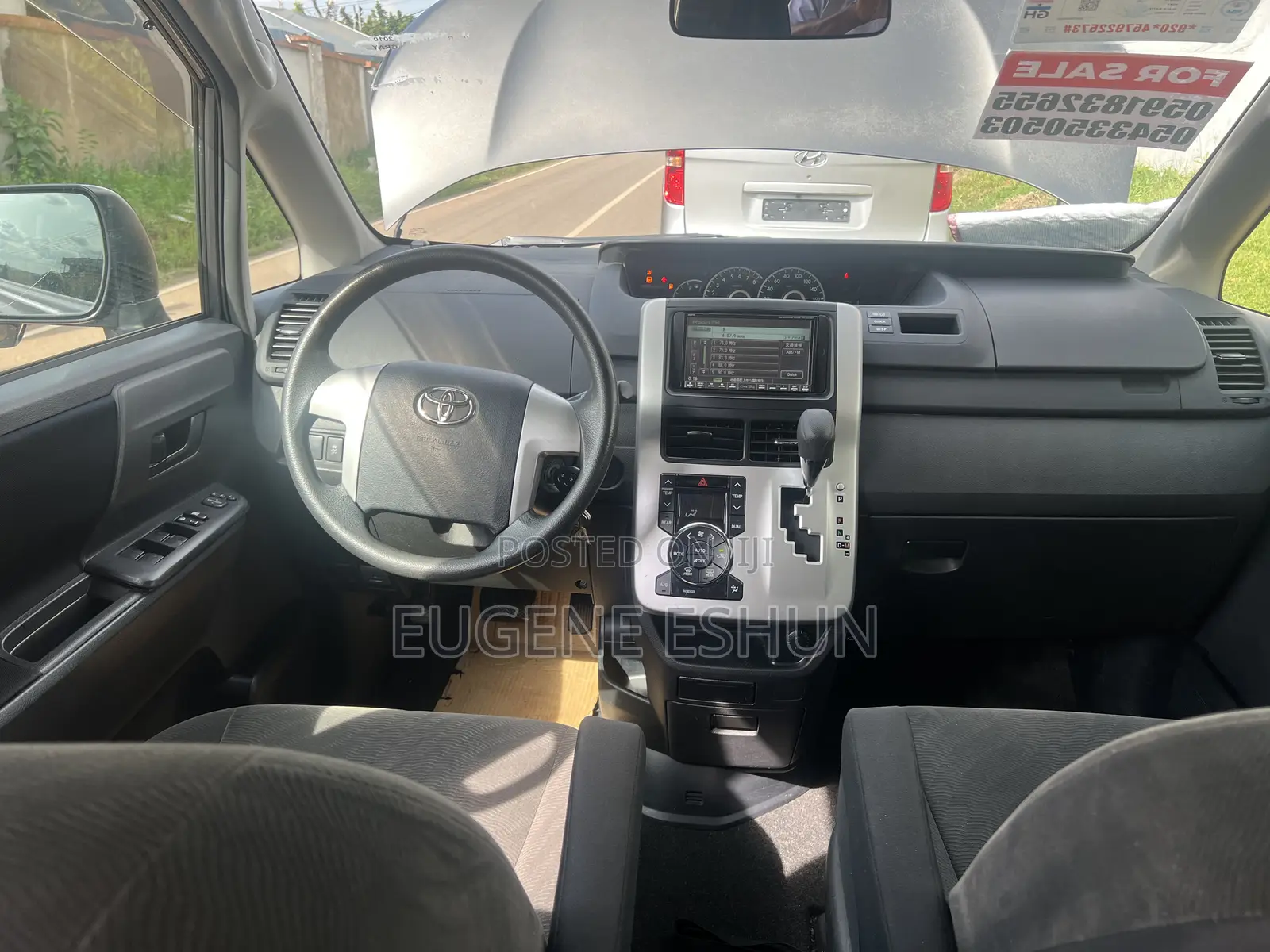 Toyota Voxy 2012 Gray
