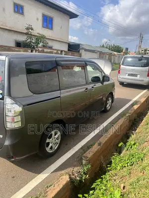 Toyota Voxy 2012 Gray