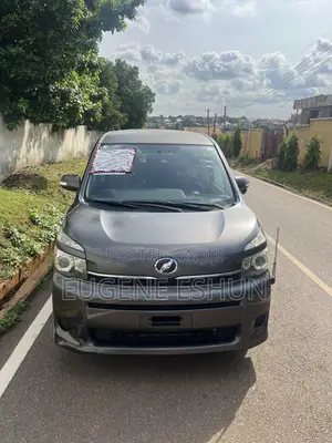 Toyota Voxy 2012 Gray