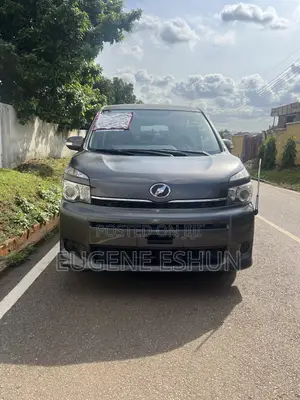 Toyota Voxy 2012 Gray