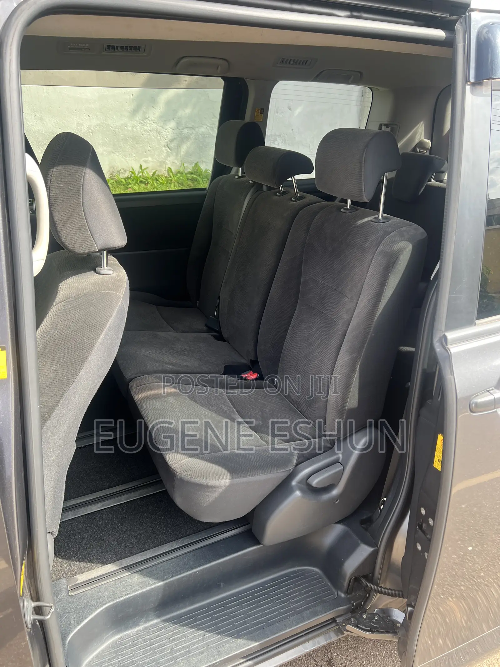 Toyota Voxy 2012 Gray
