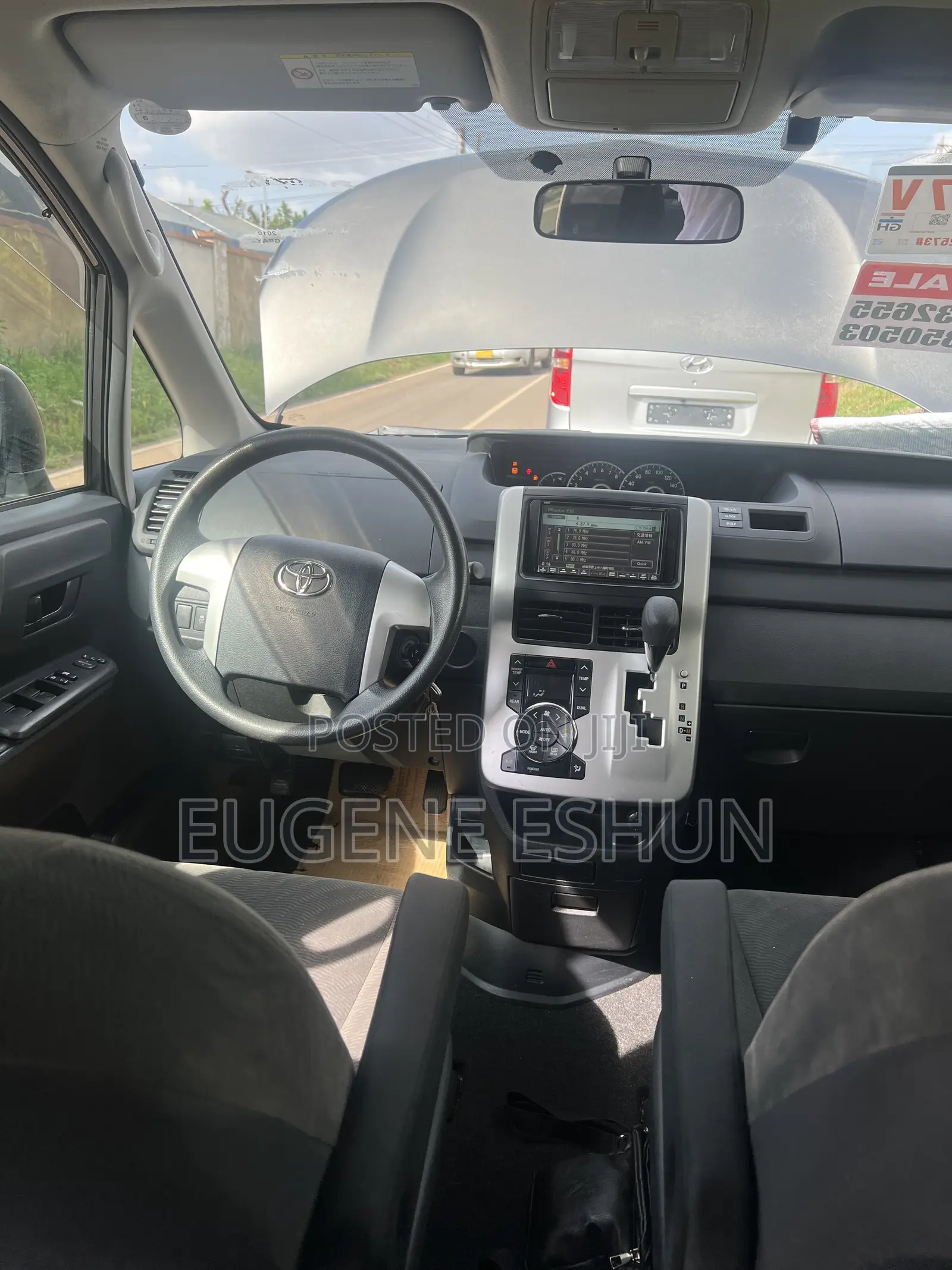Toyota Voxy 2012 Gray