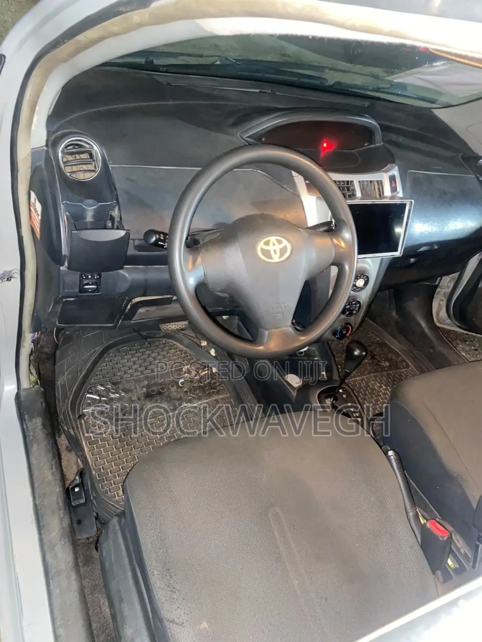 Toyota Vitz 2010 Gray