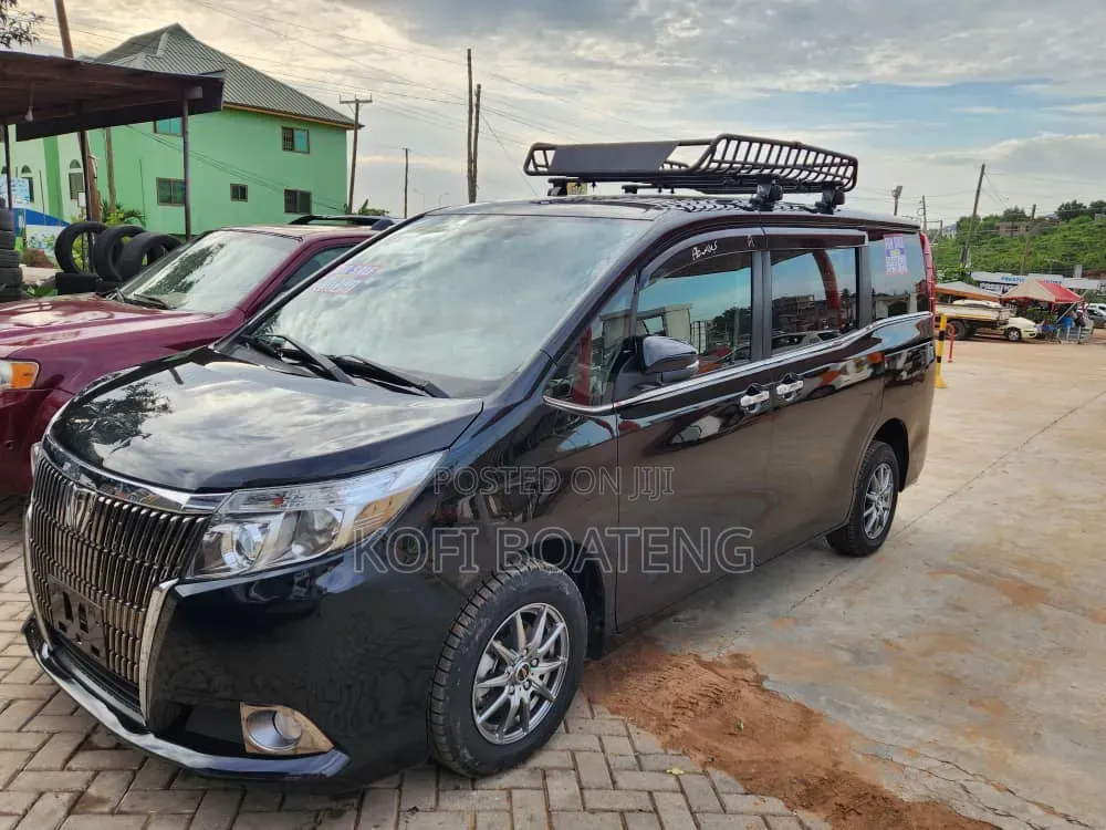 Toyota Esquire 2.0 AWD (8 seater) 2015 Black