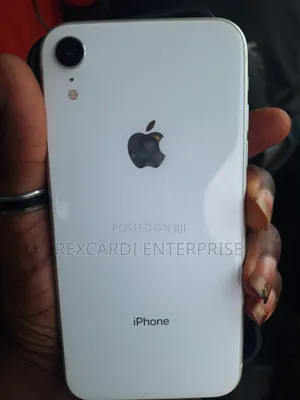Apple iPhone XR 64 GB White