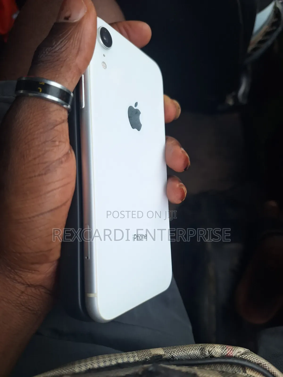 Apple iPhone XR 64 GB White