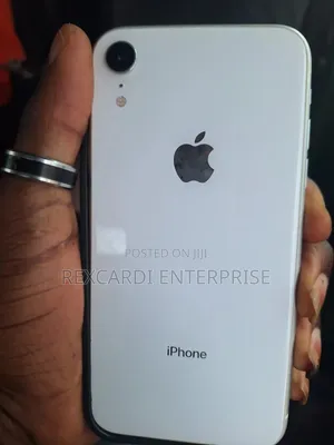 Apple iPhone XR 64 GB White