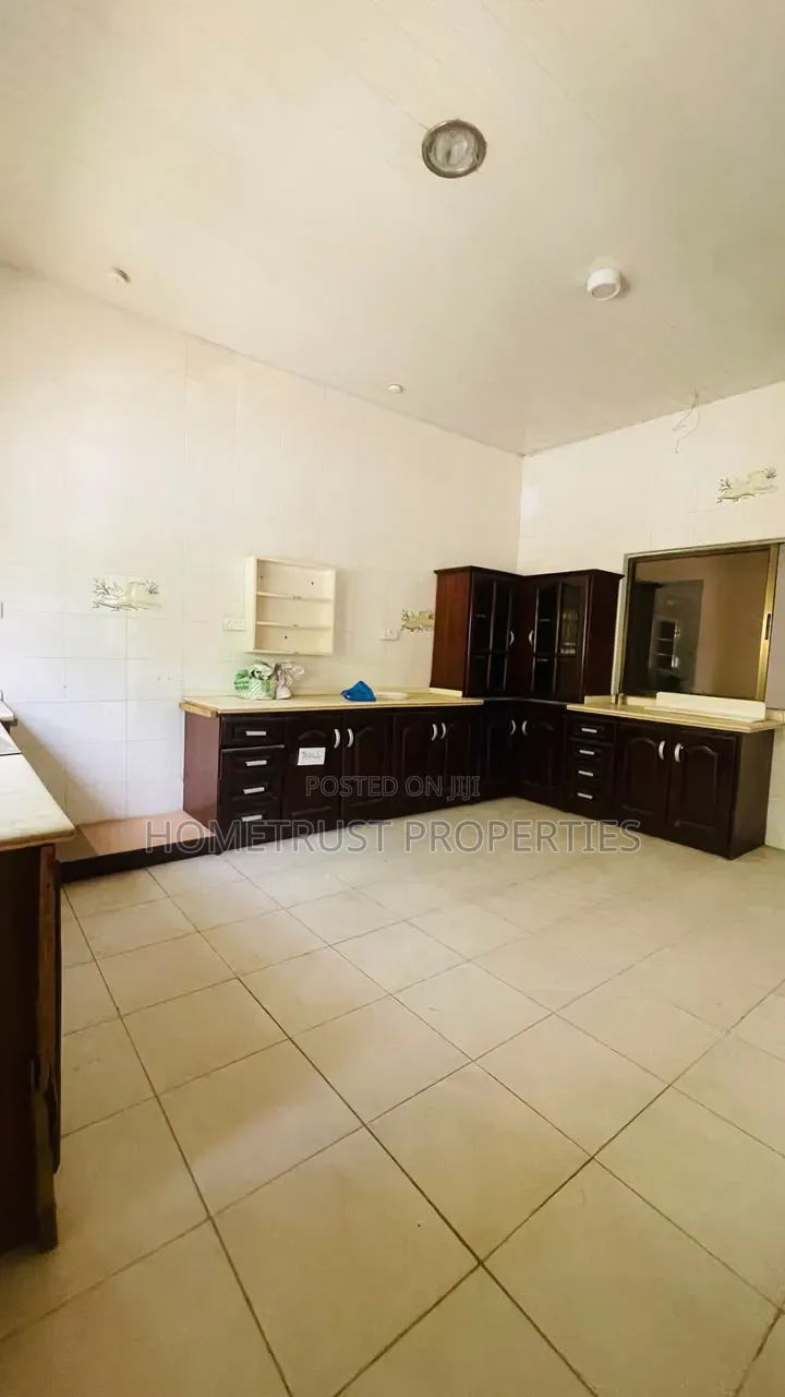 6bdrm House in North Legon for rent
