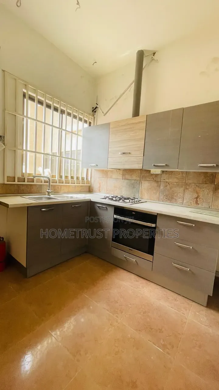 6bdrm House in North Legon for rent
