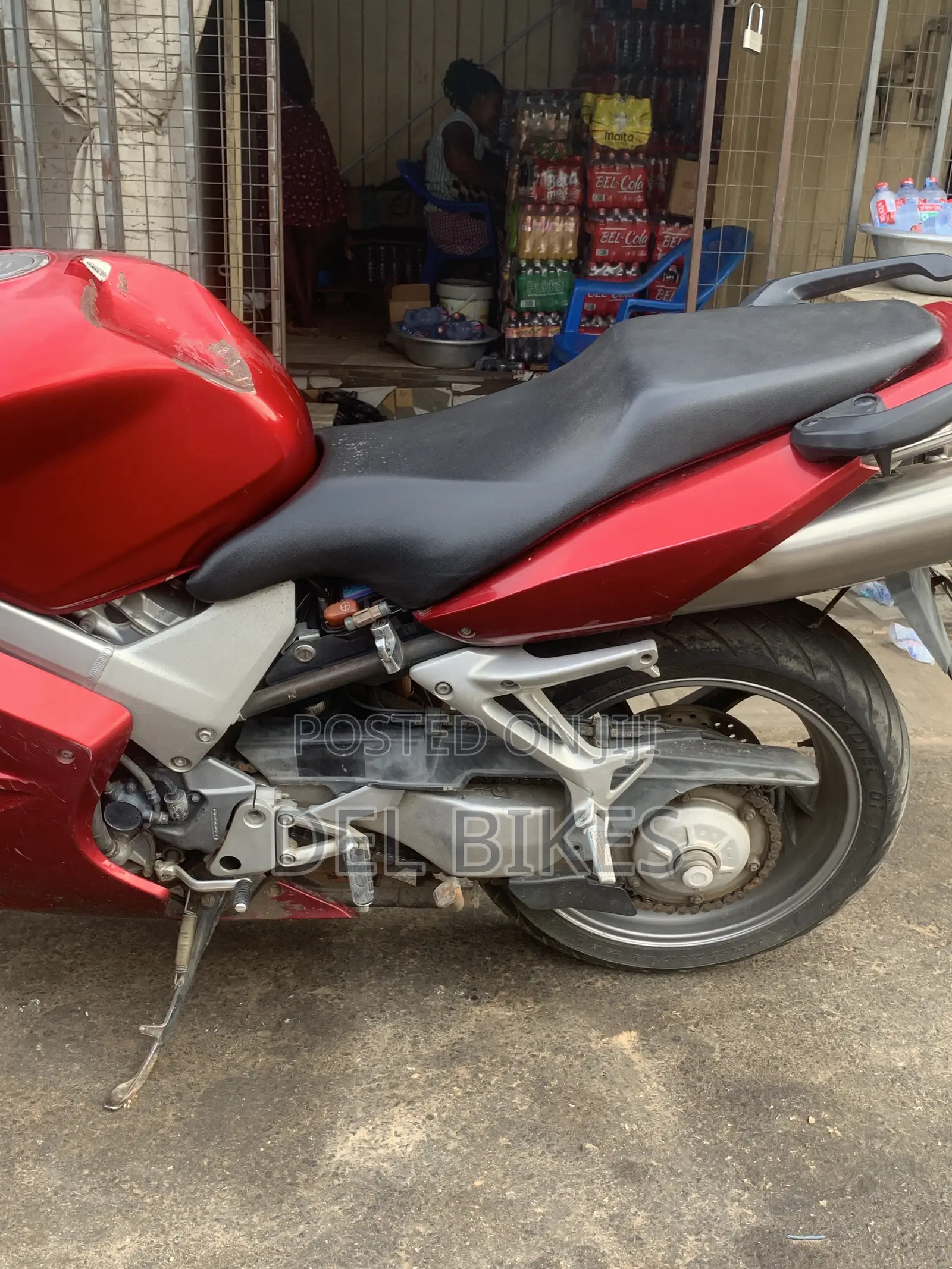 Honda VF 2010 Red