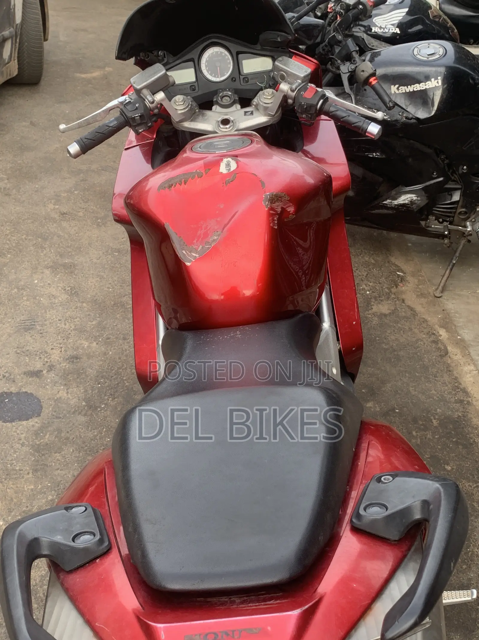 Honda VF 2010 Red