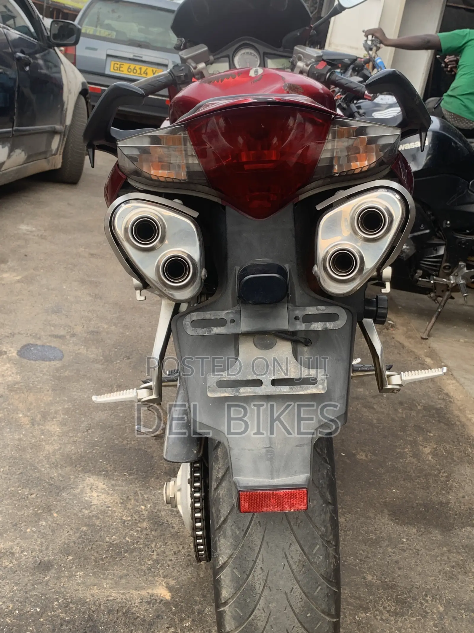 Honda VF 2010 Red