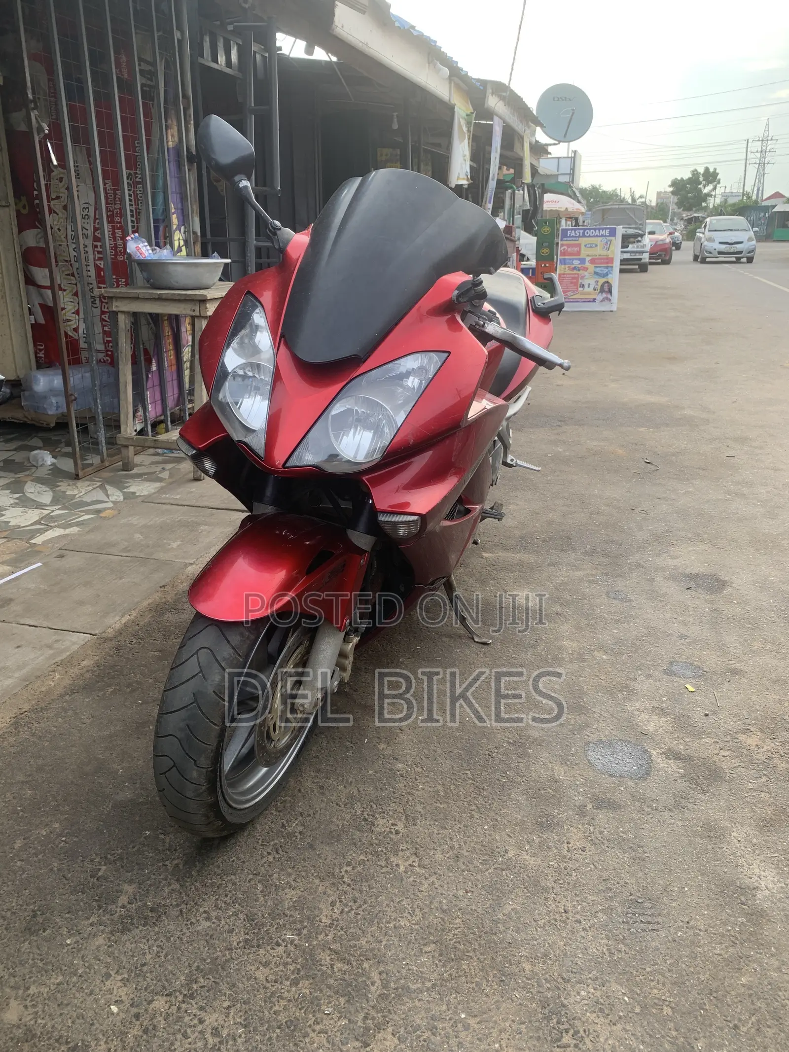 Honda VF 2010 Red