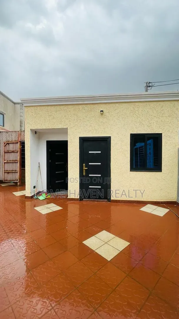4bdrm House in Kwabenya Adwoa Sarfo for sale