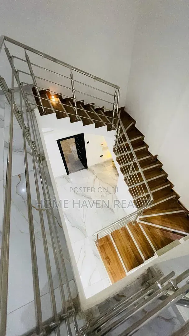 4bdrm House in Kwabenya Adwoa Sarfo for sale