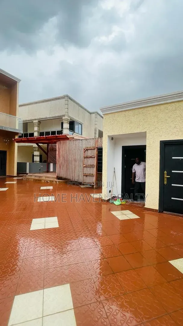 4bdrm House in Kwabenya Adwoa Sarfo for sale