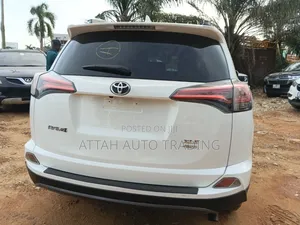 Toyota RAV4 2017 White