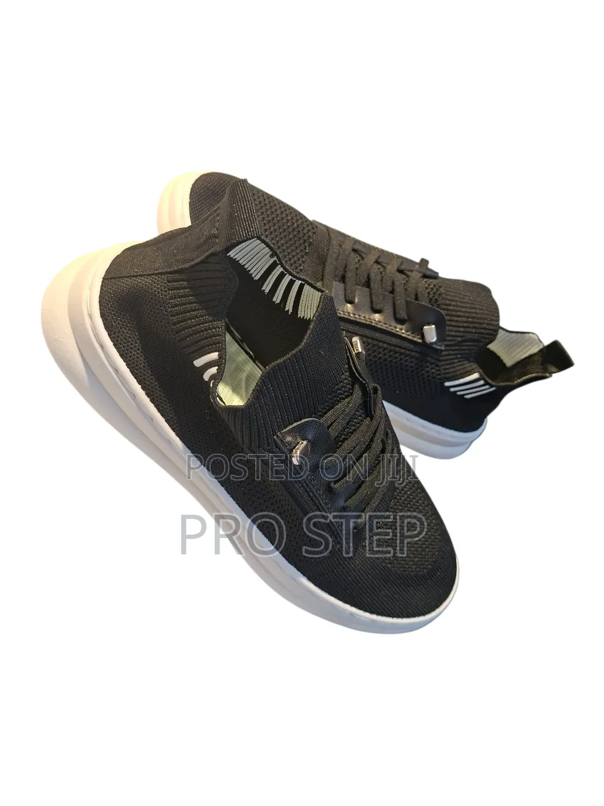 Fashionable Sneaker for Men