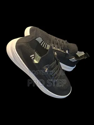 Fashionable Sneaker for Men