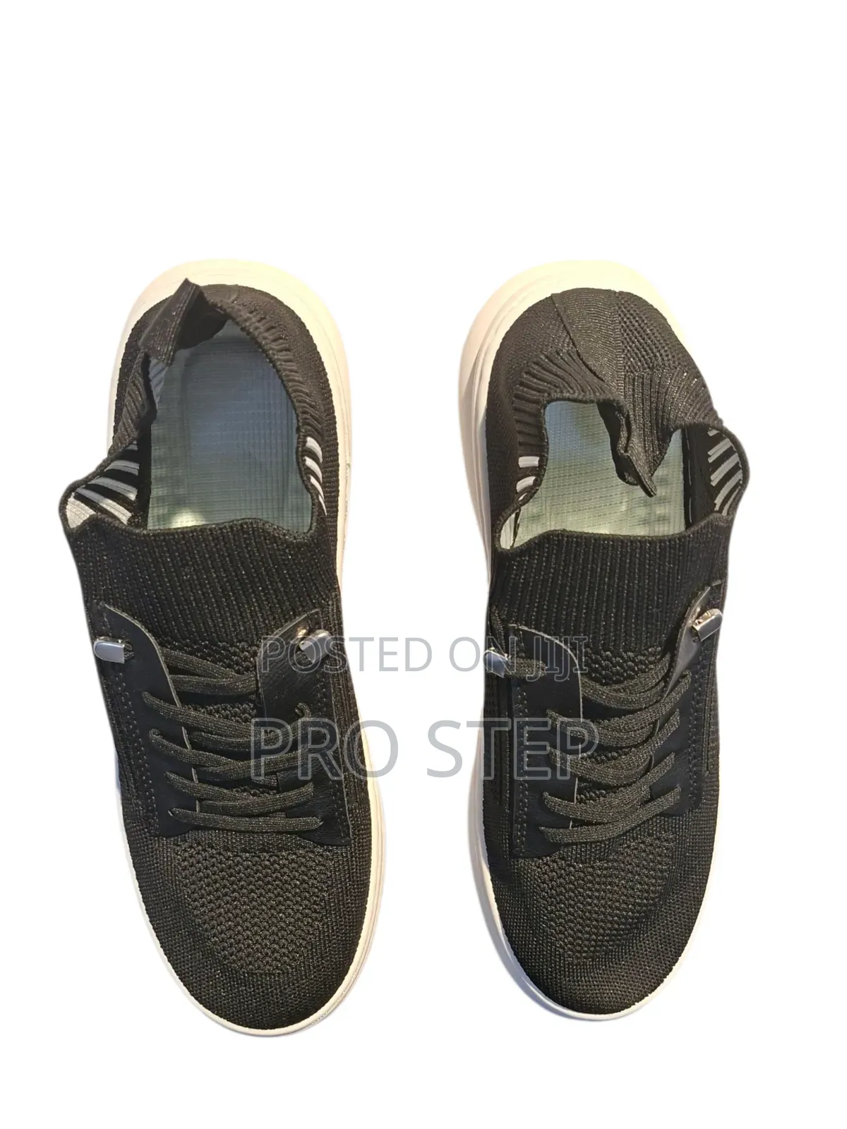 Fashionable Sneaker for Men