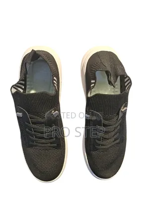 Fashionable Sneaker for Men