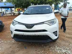 Toyota RAV4 2017 White
