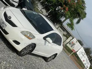 Toyota Yaris 2012 White