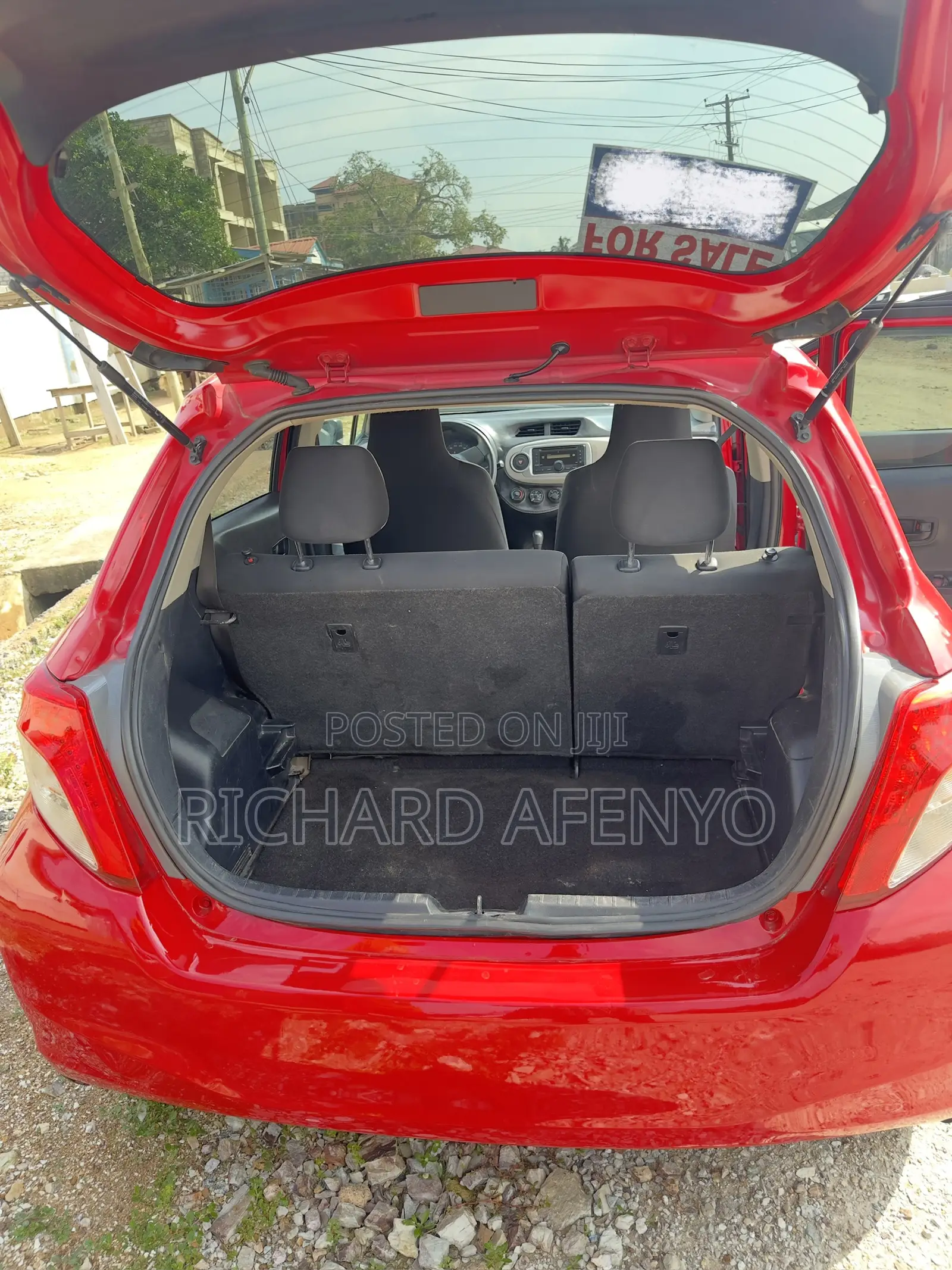 Toyota Vitz 2012 Red