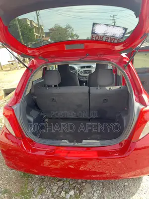 Toyota Vitz 2012 Red