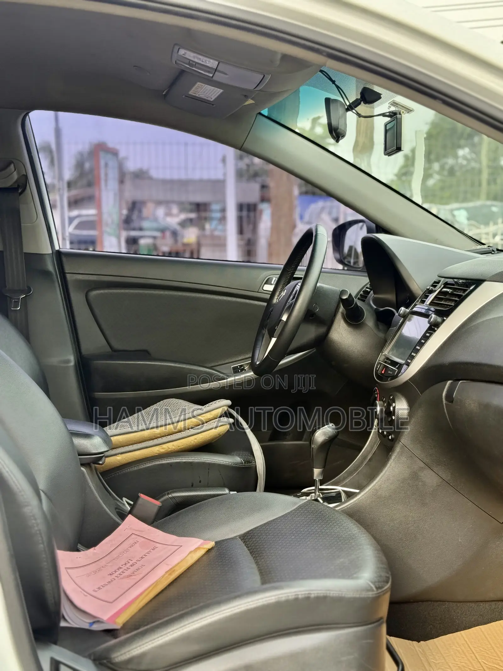 Hyundai Accent SE Sedan 2016 White