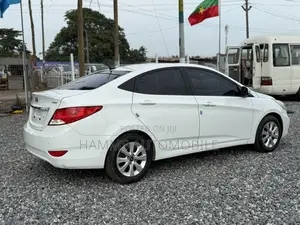 Hyundai Accent SE Sedan 2016 White